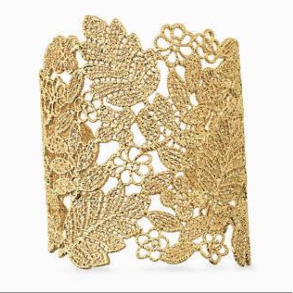 Stella & Dot chantilly lace cuff